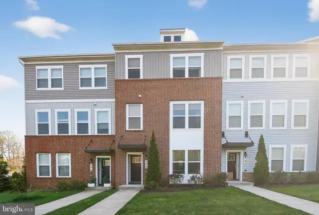 322 Bright Light Ct, Edgewater