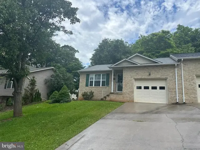609 Cresthaven Ct, Front Royal