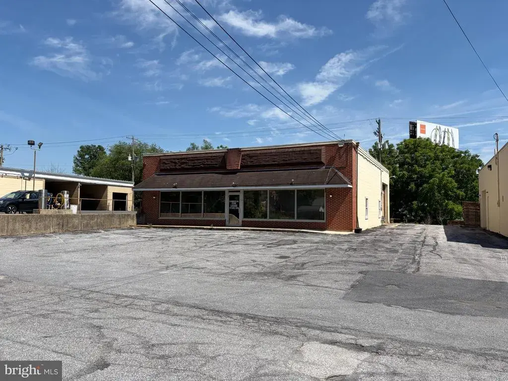 1901 State St, CAMP HILL