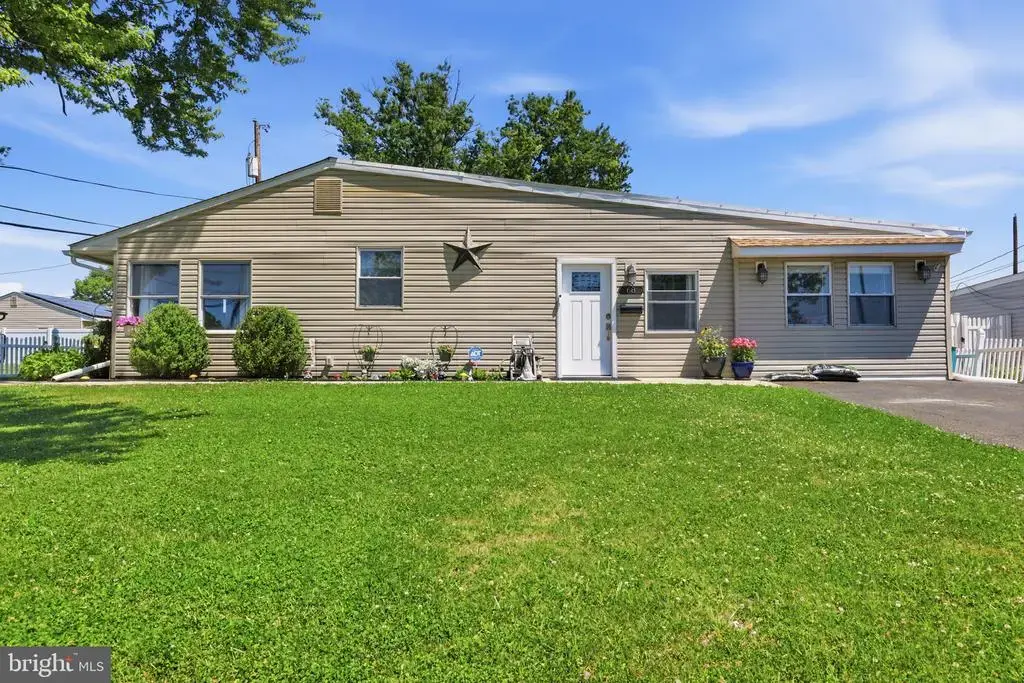 68 Butternut Rd, LEVITTOWN