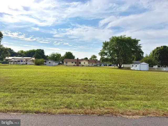 3 E Yorktown Rd, Milford