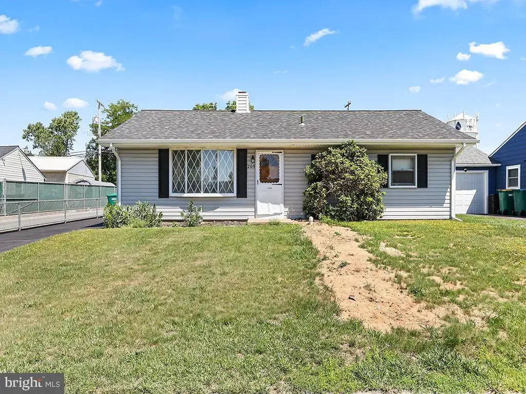 209 Austin Dr, FAIRLESS HILLS