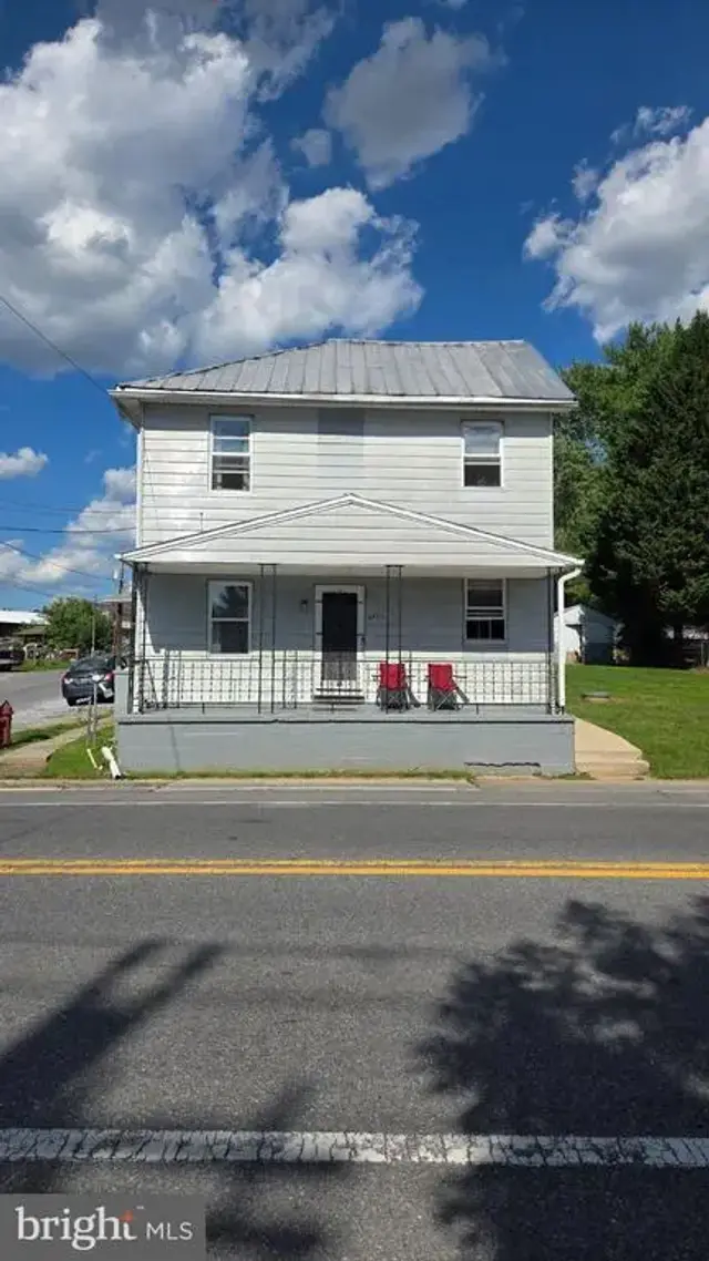 202 E Chapline St, Sharpsburg