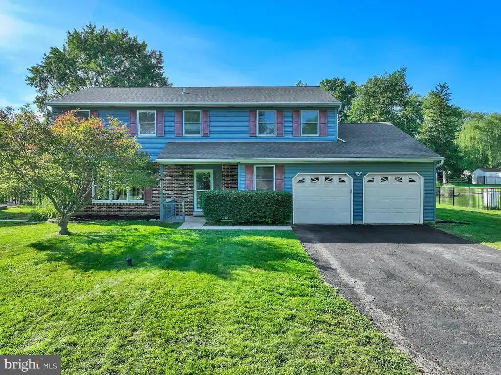 672 Brighton Dr, HATFIELD