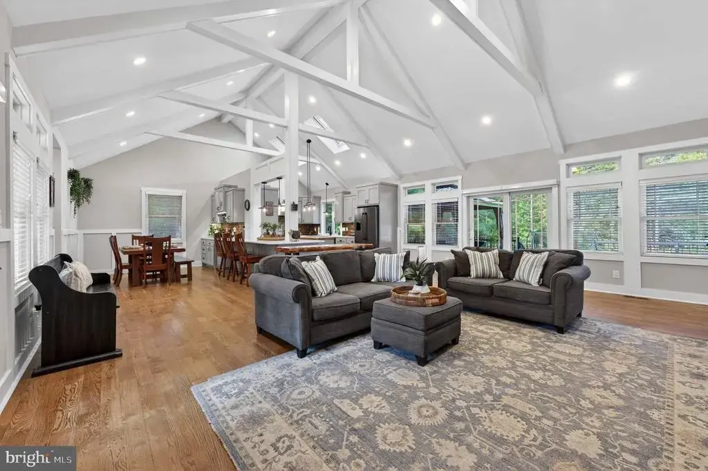 683 Gravelly Hollow Rd, MEDFORD