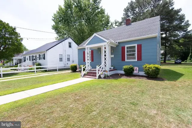 406 Shepherd Ave, Cambridge