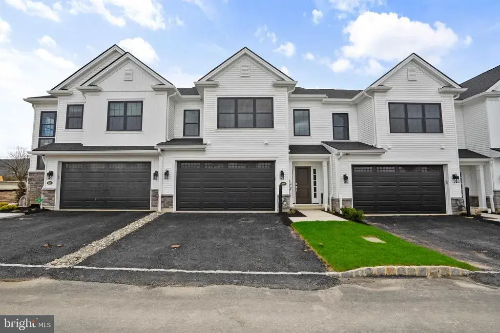 514 Fullerton Farm Ct #18, CHALFONT