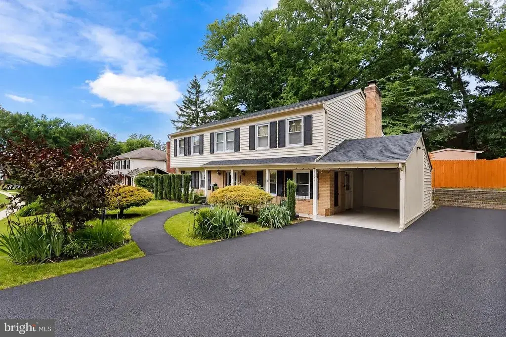 8418 Stone Gate Dr, ANNANDALE