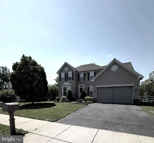 50 E Braeburn Dr, Smyrna