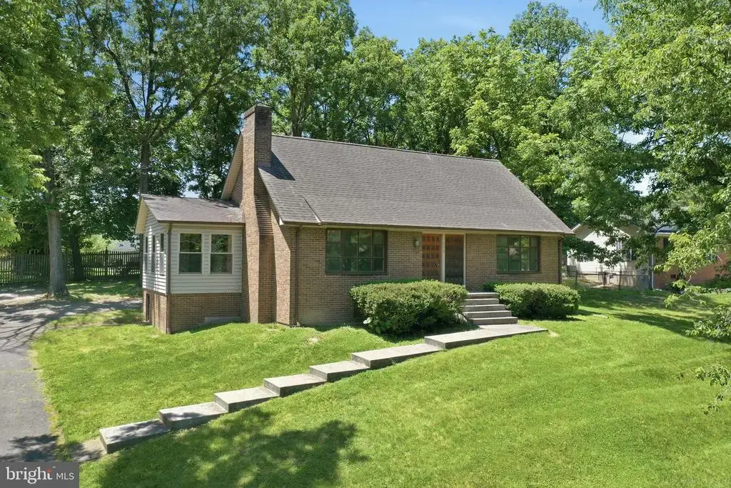 206 Dogwood Rd, WINCHESTER