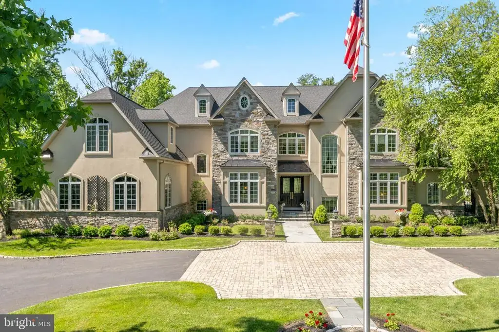 6 Wedgewood Dr, BLUE BELL