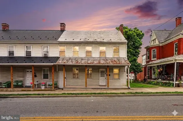 32 N Main St, Dover