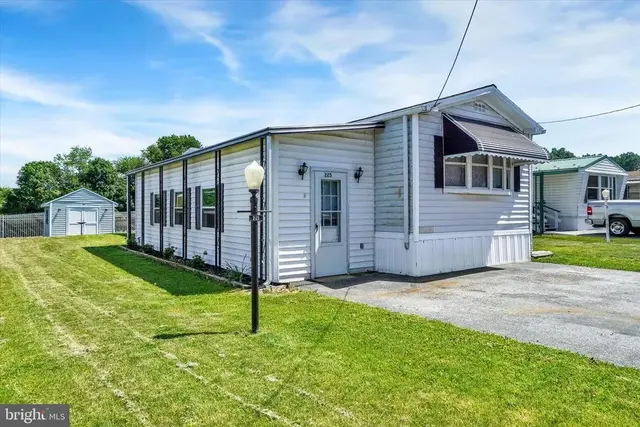 225 Country Ridge Dr, York