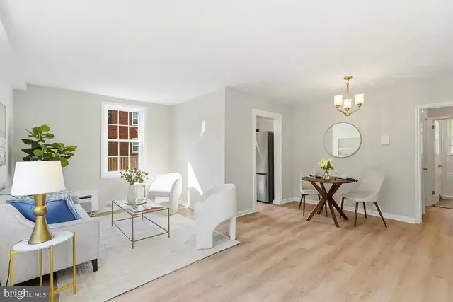 220 N Thomas St #220-1, Arlington