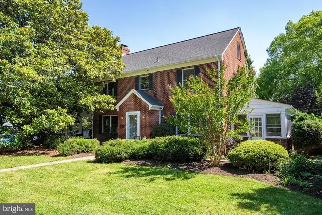 241 Edwards Ferry Rd Ne, Leesburg