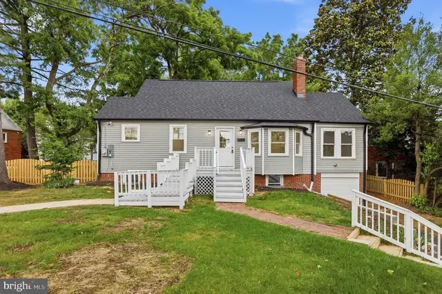 805 Langley Dr, Silver Spring