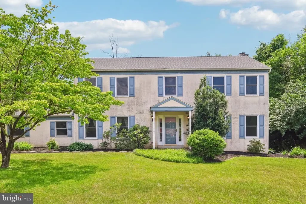 8 Long Dr, DOWNINGTOWN
