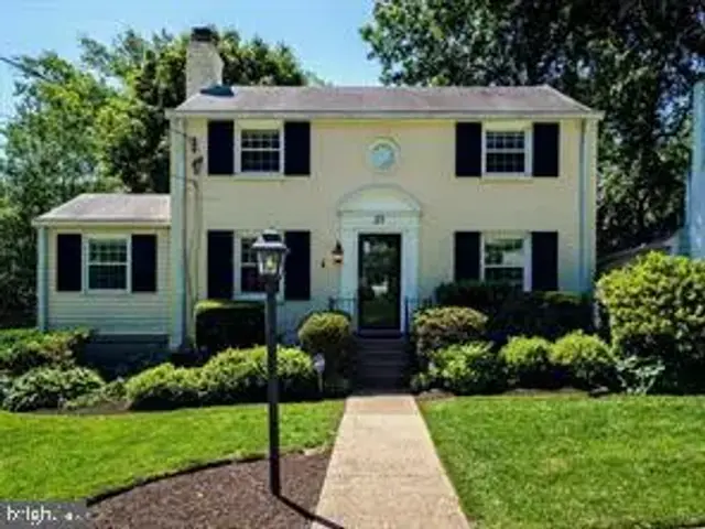 21 Kentbury Way, Bethesda