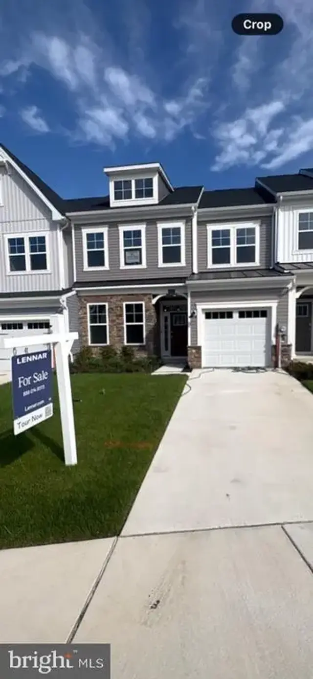 2131 Winterberry Ln, Cambridge