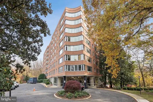 4200 Cathedral Ave Nw #812, Washington