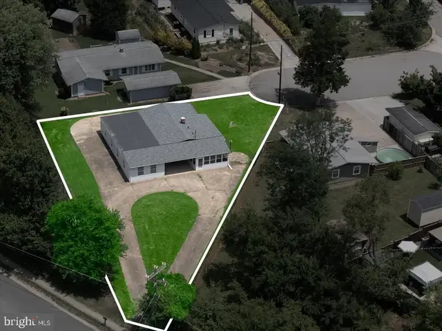 13701 Dawson Beach, Woodbridge