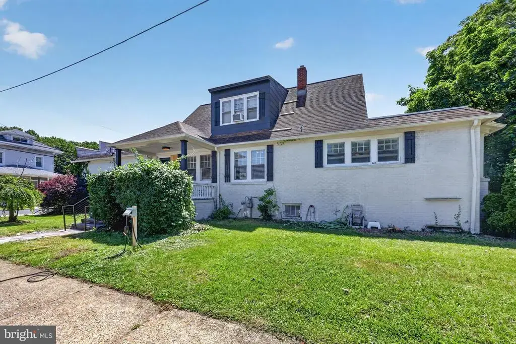 204 E Main St, PENNS GROVE