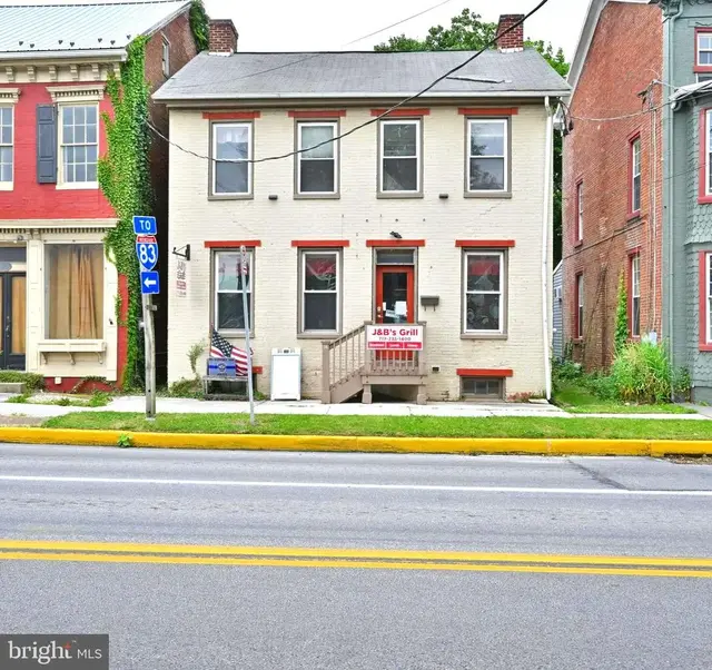 14 N Main St, Shrewsbury