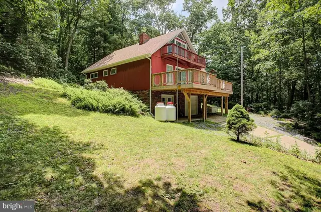 101 Hill Crest Rd, Fayetteville