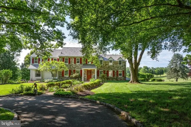 137 Davis Rd, Malvern