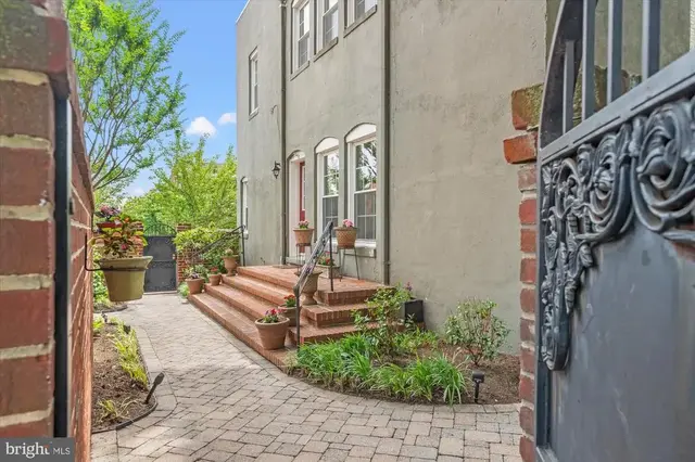 539 S Columbus St, Alexandria