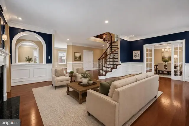 2138 Patrick Henry Dr, Arlington
