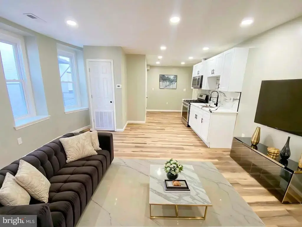 1426 W Rockland St #2nd Fl, PHILADELPHIA