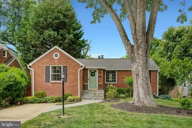 6404 Potomac Ave, Alexandria