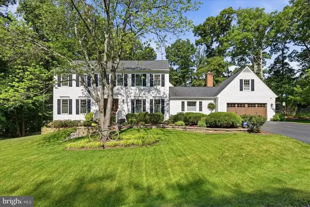 12462 Cavalier Dr, Woodbridge