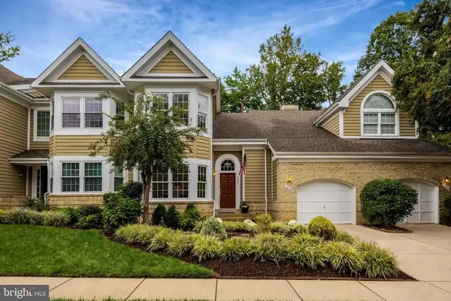1258 Woodbrook Ct, Reston