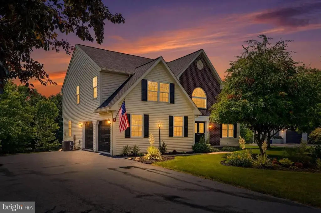 604 Farmingdale Dr, DOUGLASSVILLE