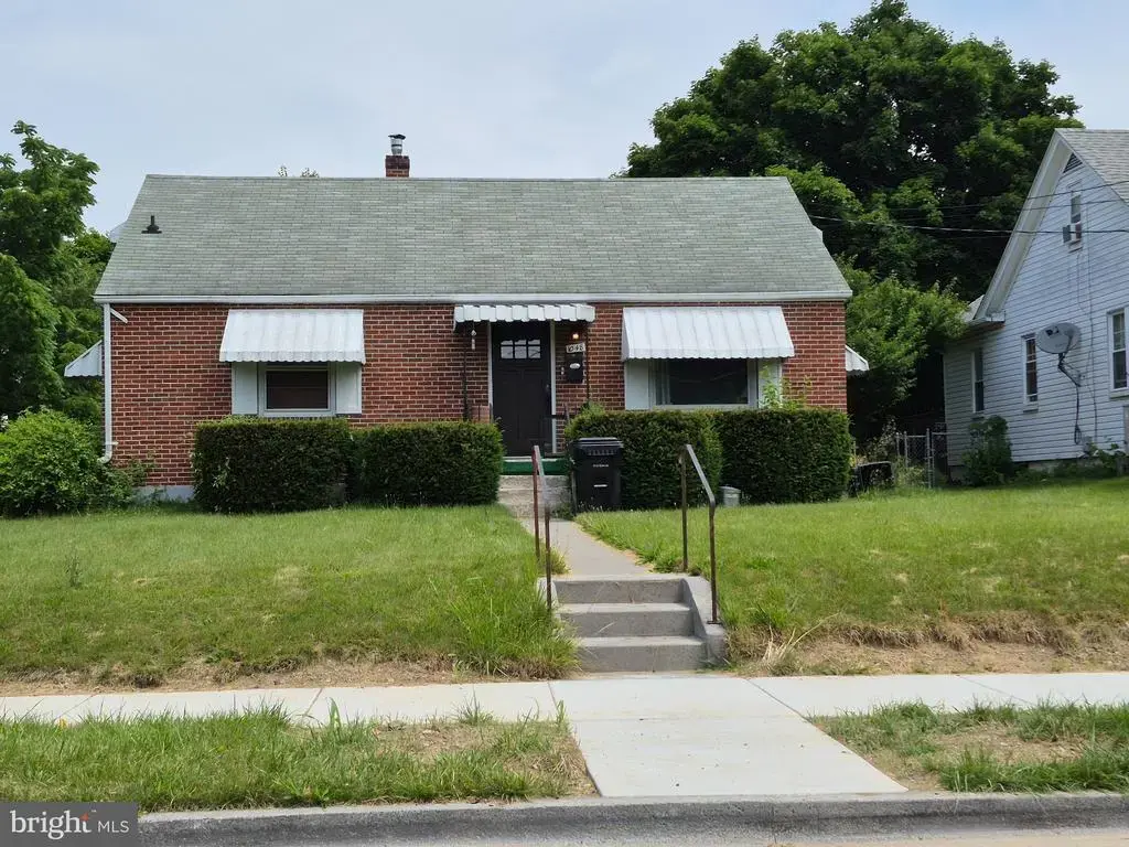1048 Woodland Ave, WINCHESTER