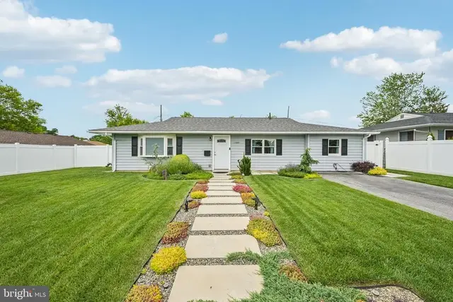 1 Curry Ln, Newark
