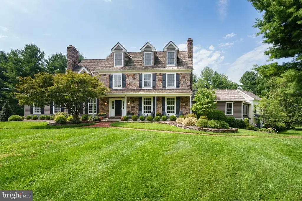 12 Crestwood Cir, NEW HOPE