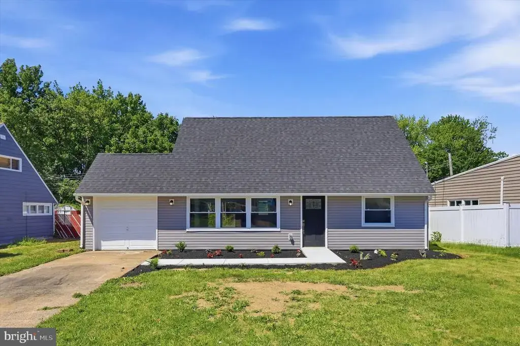 101 Kingwood Ln, LEVITTOWN