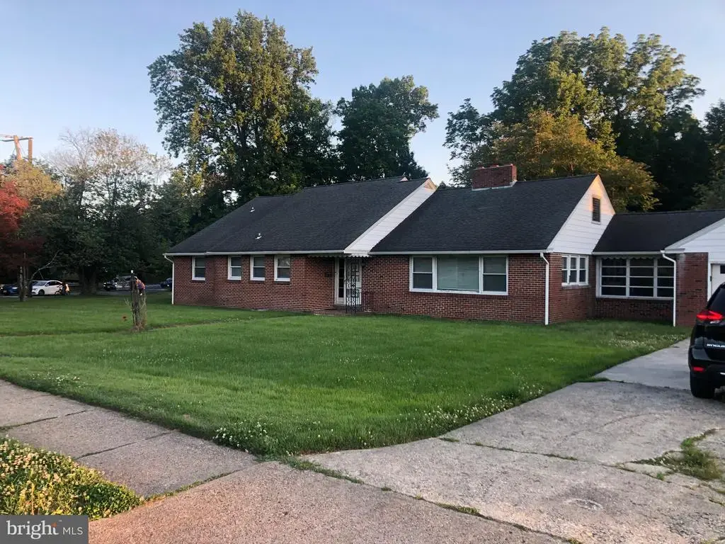 2 Warwick Rd, STRATFORD