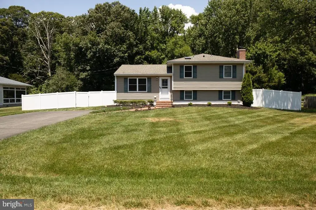 27990 Woods Rd, EASTON