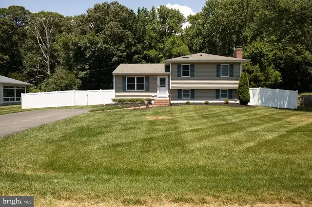 27990 Woods Rd, Easton
