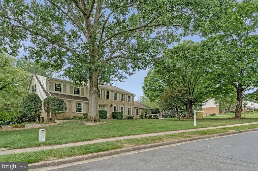 1171 Foxhound Ct, MCLEAN