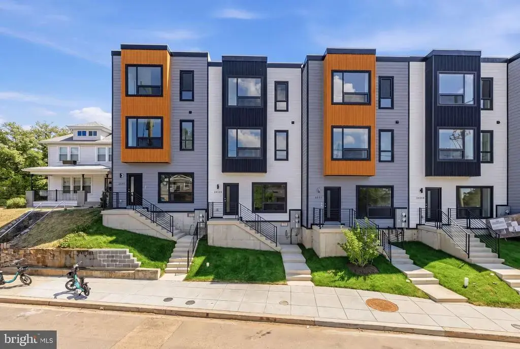 2530 B Elvans Rd Se, WASHINGTON