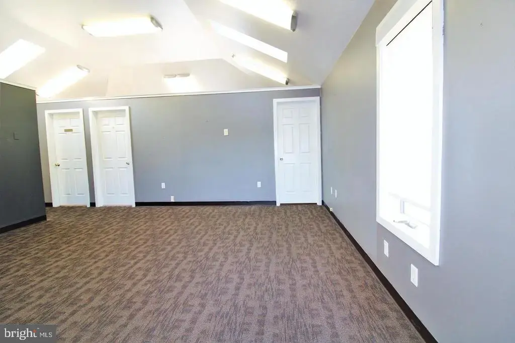 538 Street Rd #200, SOUTHAMPTON