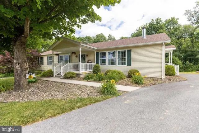 12345 Lincoln Way W, Fort Loudon