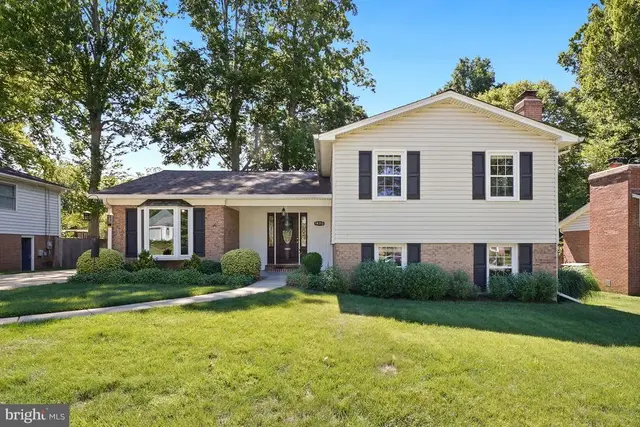 14313 Barkwood Dr, Rockville
