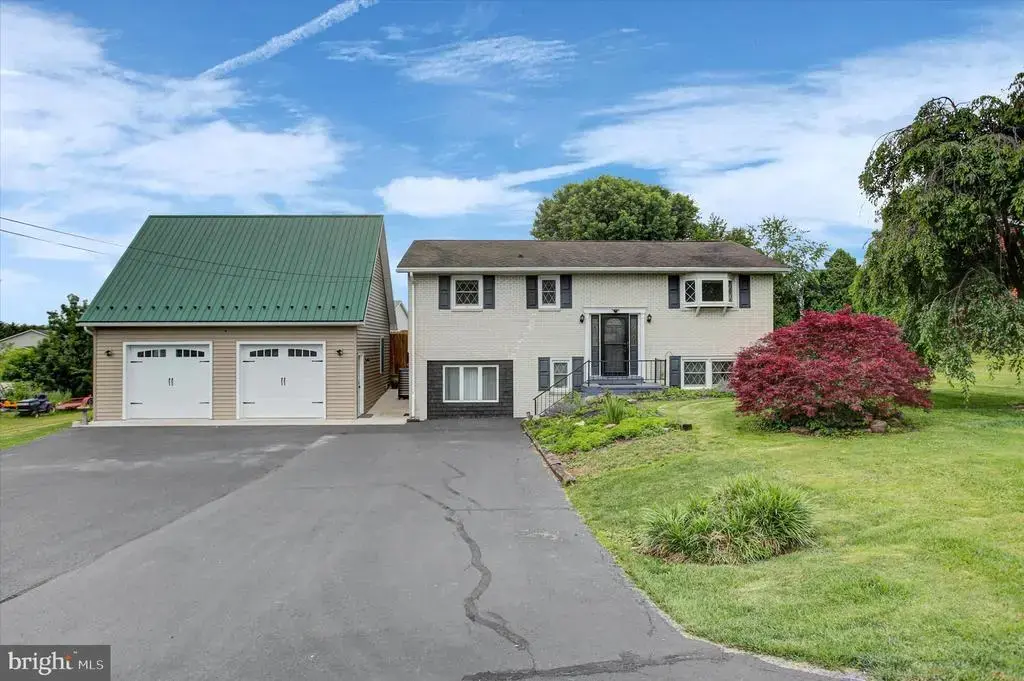 108 Willow Dr, SHIPPENSBURG