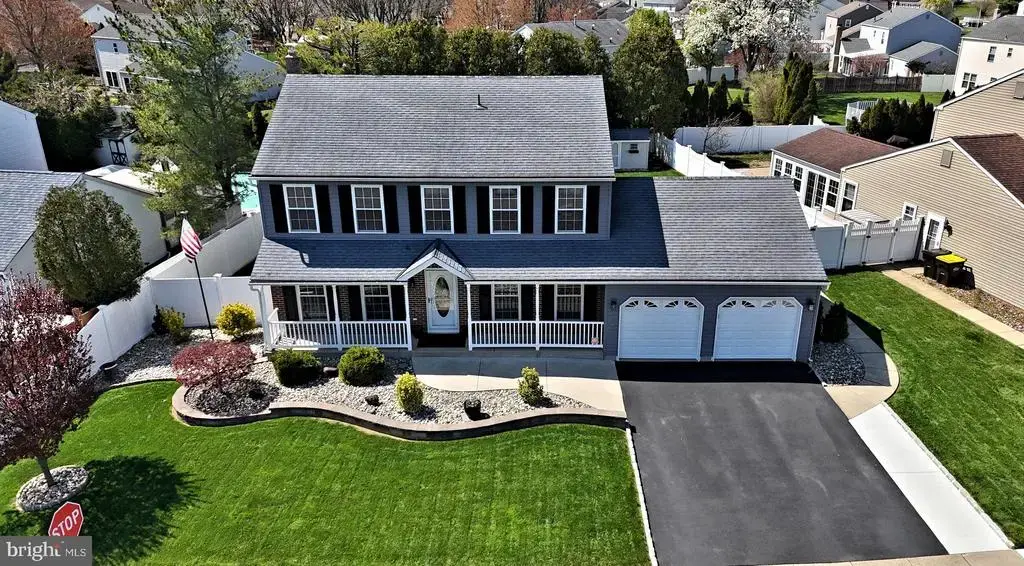 6073 Mark Cir, BENSALEM